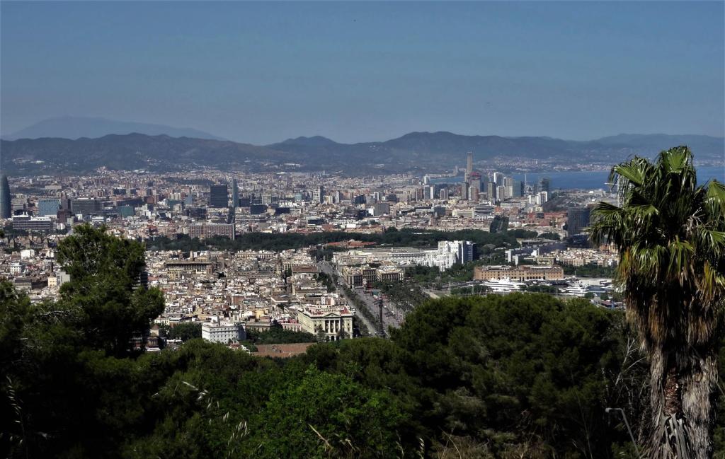 Barcelona: Blick vom Montjuic-Kastell auf die Stadt (2022)