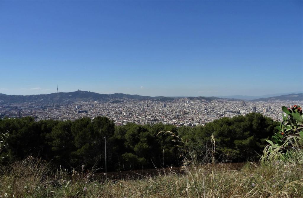 Barcelona: Blick vom Montjuic-Kastell auf die Stadt (2022)