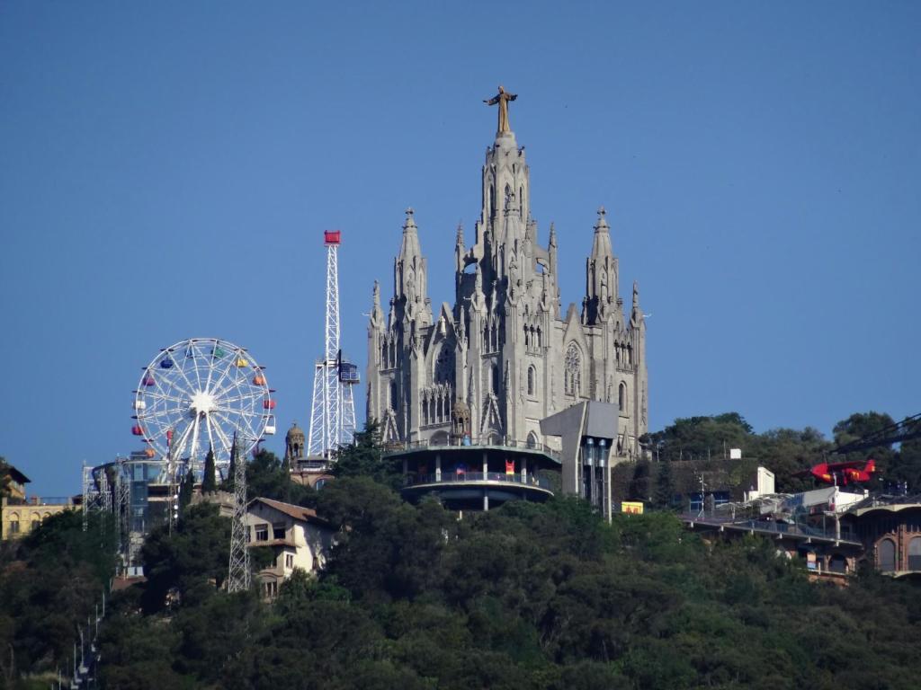Barcelona: Tibidabo [Mitte Sühnetempel des heiligen Herzens = Temple Expiatori del Sagrat Cor] (2022)