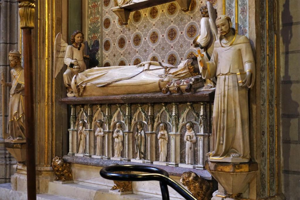 Barcelona: Kloster Pedralbes - Grabmal von Königin Elisenda [+ 1364] in der Kirche (2022)