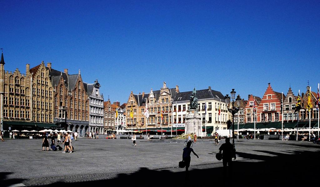 Brügge: Großer Markt (2003)