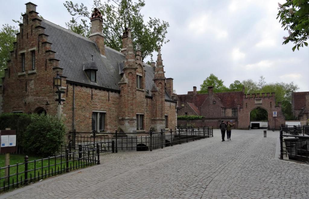 Brügge: Schleusenhaus am Minnewater und Beginenhof (2022)