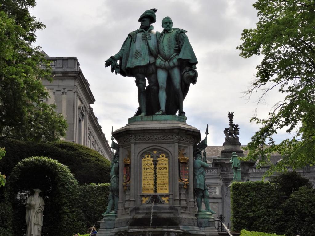 Brüssel: Kleiner Zavel [Petit Sablon] - Denkmal für Egmont und Hoorn (2022)