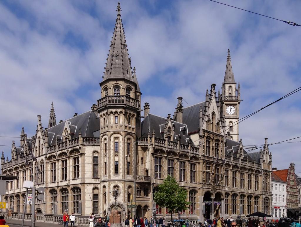 Gent: Postgebäude am Kornmarkt (2022)