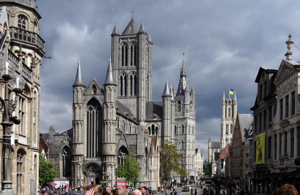Gent: Nikolauskirche - Belfried - Turm der Kathedrale St. Bavo (2022)