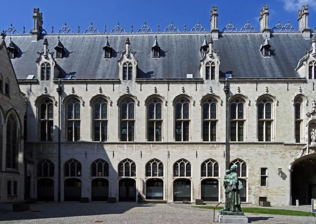 Mecheln: Rathaus - Innenhof (2022)