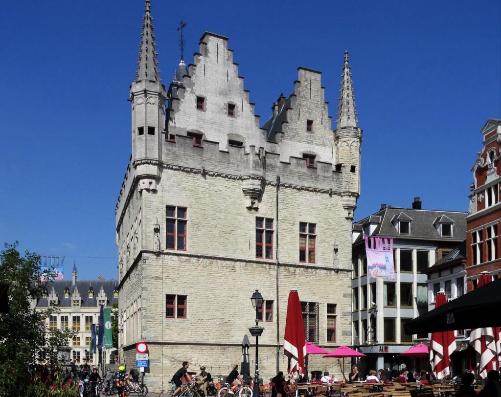 Mecheln: Schöffenhaus (2022)