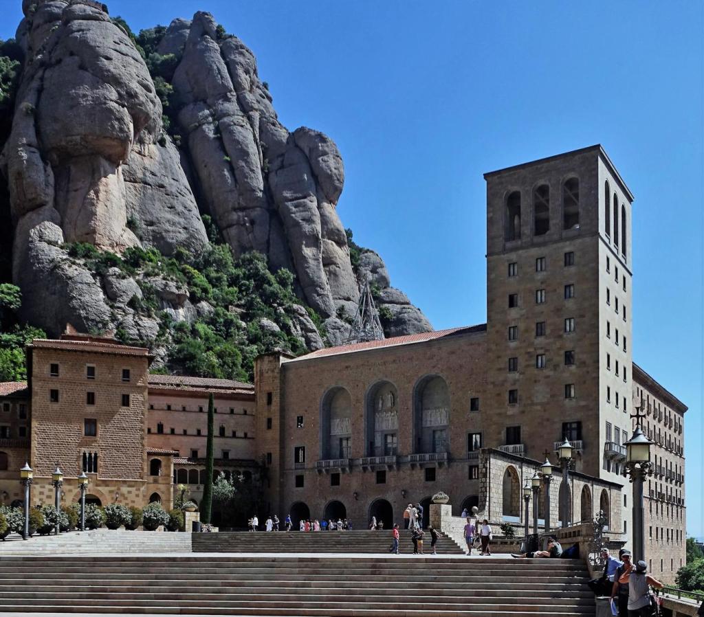 Montserrat: Kloster (2022)
