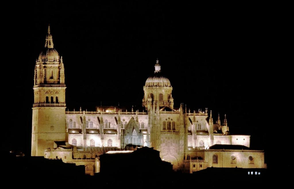 Salamanca: Kathedrale bei Nacht (1986)