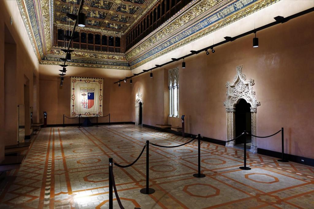 Saragossa: Aljaferia-Palast - Palast der Katholischen Könige, Thronsaal (2022)