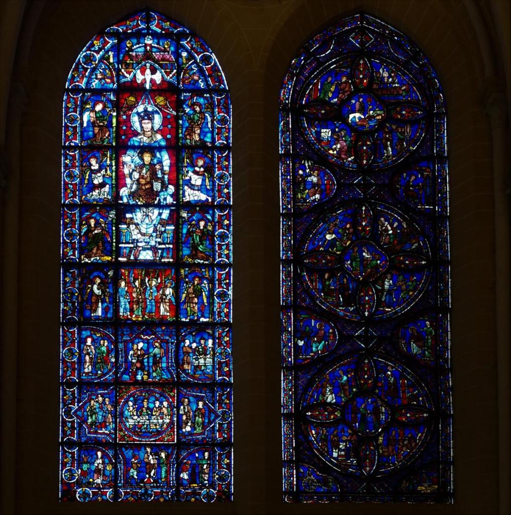 Chartres: Kathedrale Fenster des Chorumgangs [links Madonna vom schönen Fenster, frz. Notre Dame de la Belle Verriere] (2022)