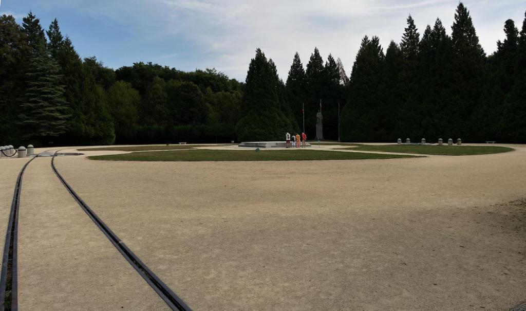 Compiegne: Lichtung des Waffenstillstandes [Clairiere d'Armistice] (2022)