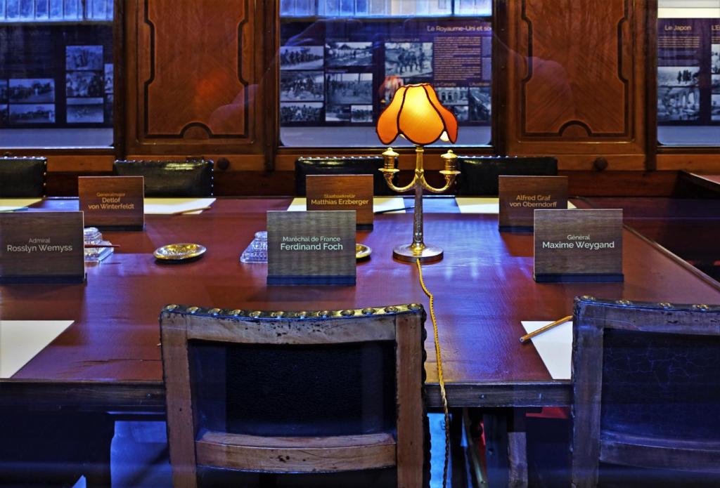 Compiegne: Waffenstillstandsmuseum - baugleicher Waggon des Waffenstillstandes (2022)