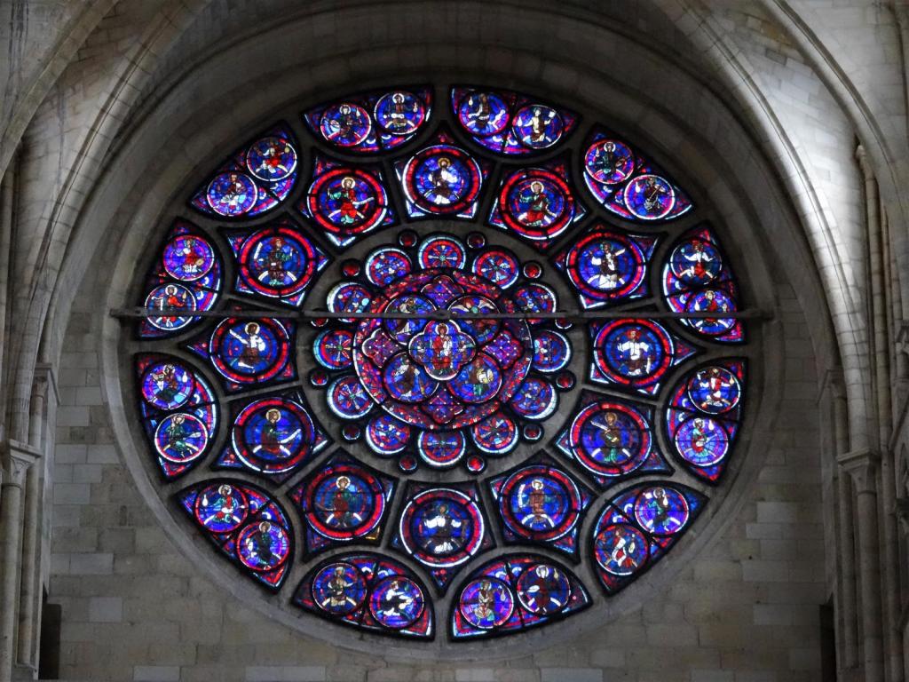 Laon: Kathedrale Fensterrose im Chor (2022)