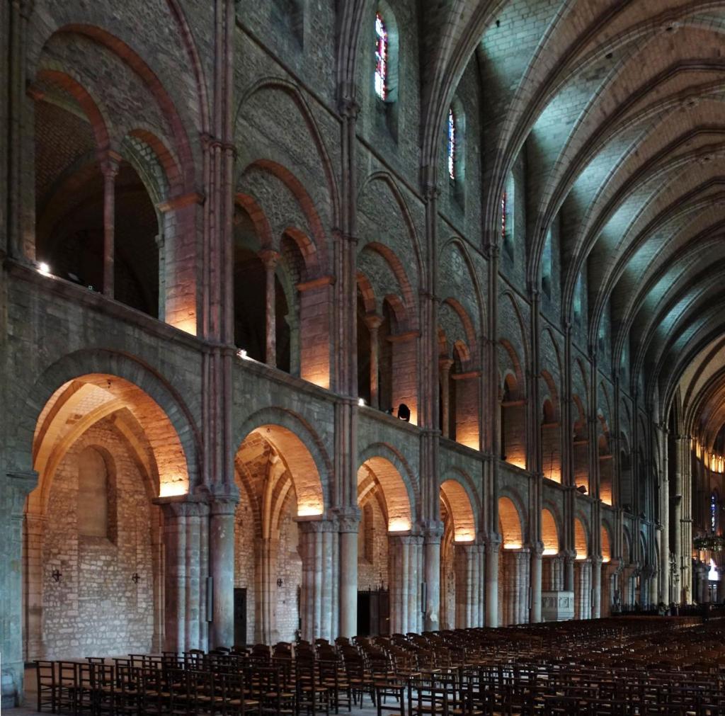Reims: Abteikirche St-Remi Mittelschiffwand (2022)