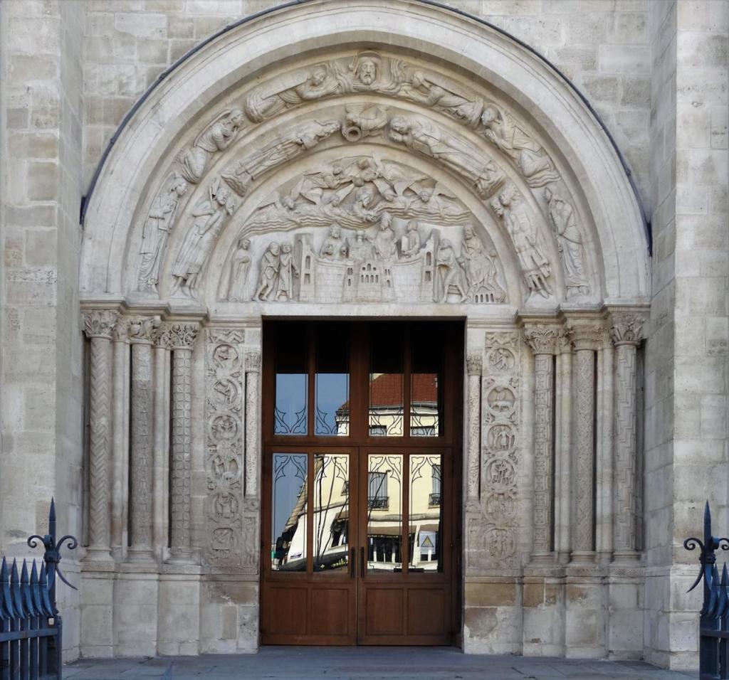 St-Denis: Abteikirche rechtes Portal (2022)
