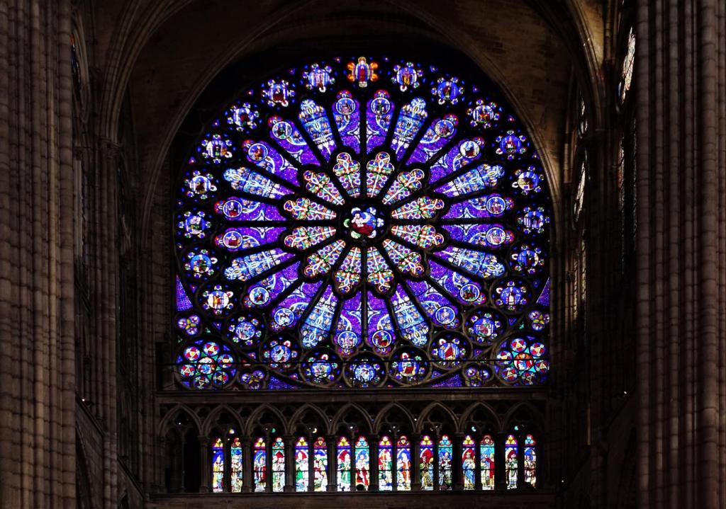 St-Denis: Abteikirche Fenster des Nordquerschiffes (2022)