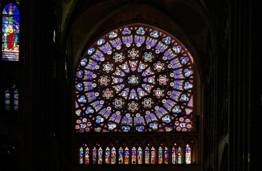 St-Denis: Abteikirche Fenster des Südquerschiffes (2022)