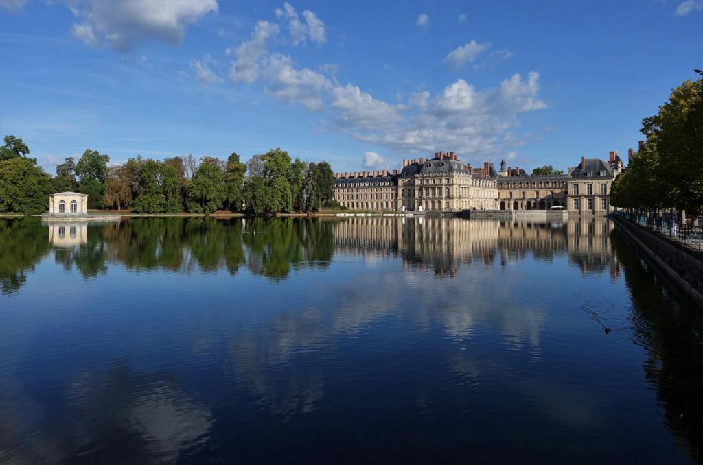 Fontainebleau: Schloss mit Karpfenteich (2022)