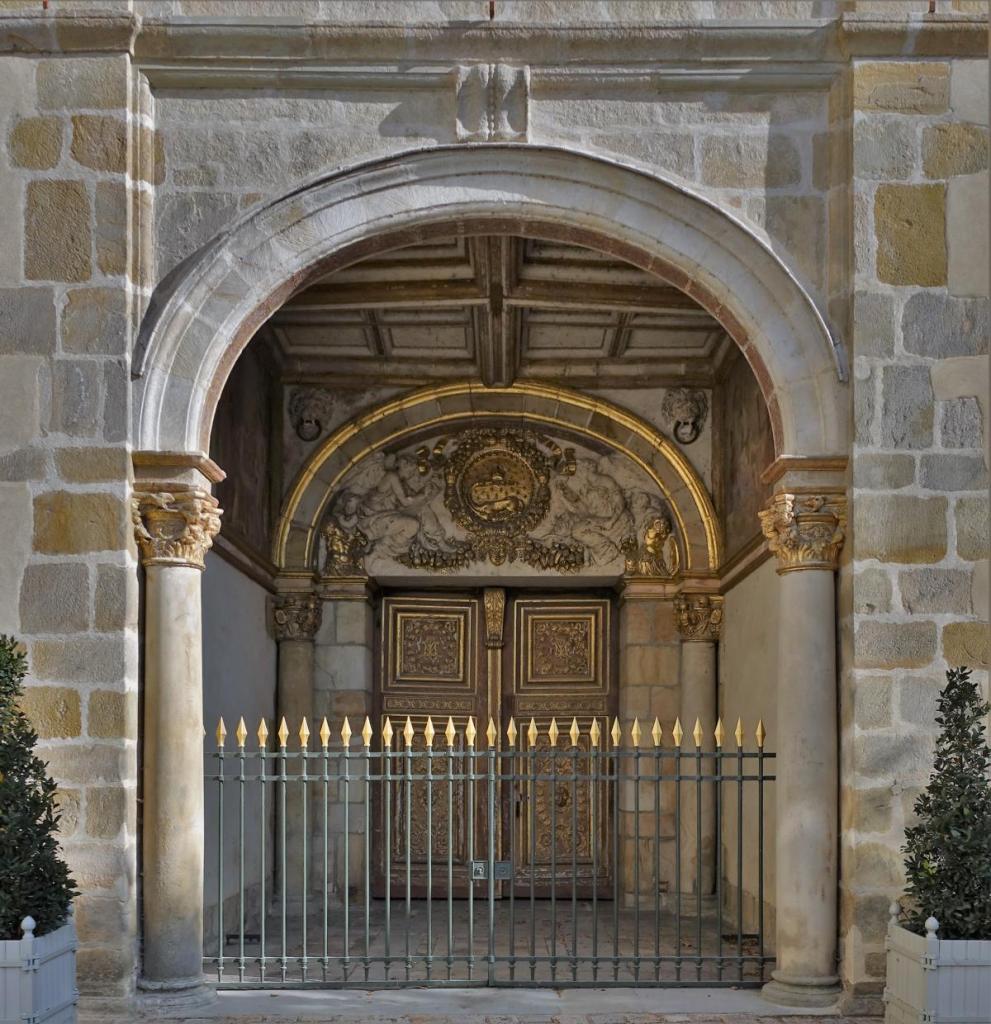 Fontainebleau: Schloss Goldenes Tor [Porte Dorée] (2022)