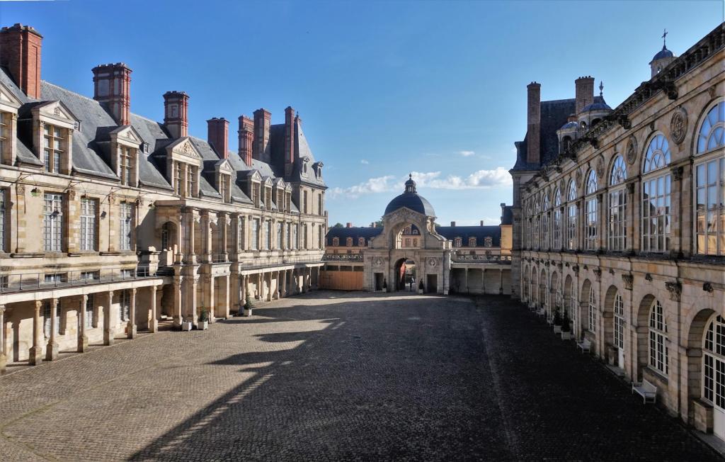 Fontainebleau: Schloss Ovaler Hof (2022)