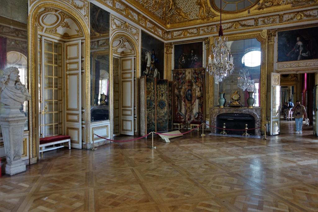 Versailles: Schloss Zweites Vorzimmer des Königs [Salon mit Ochsenauge, frz. Salon de l'Œil de Bœuf] (2022)