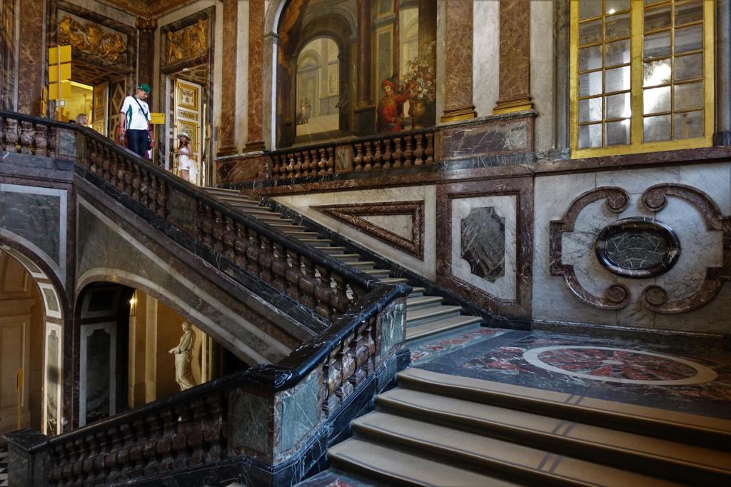 Versailles: Schloss Treppe der Königin (2022)