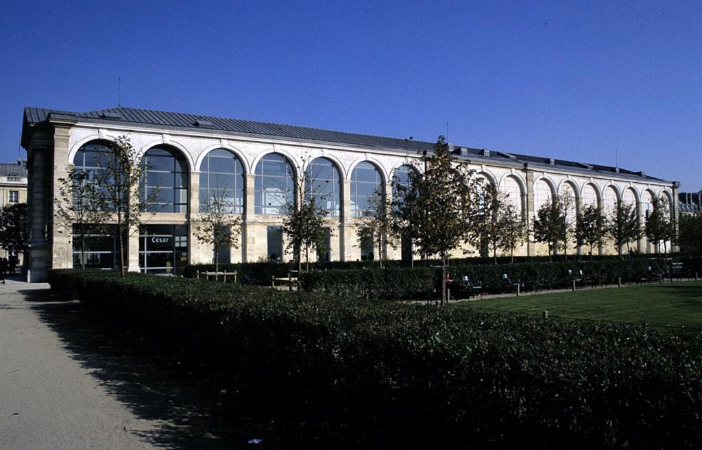 Paris: Jeu de Paume (1997)