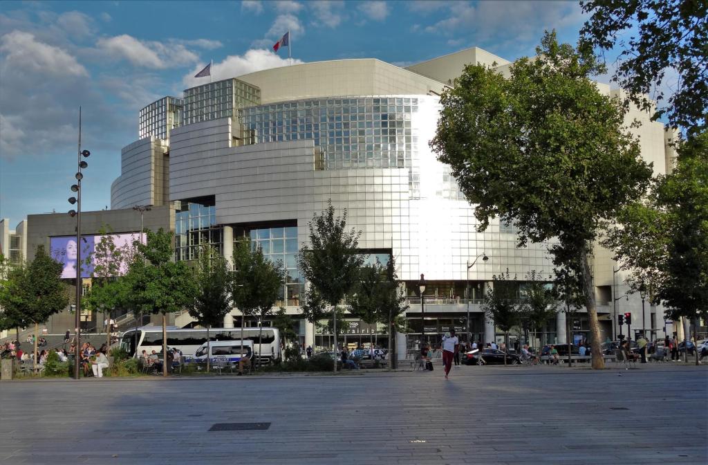 Paris: Bastille-Opernhaus (2022)