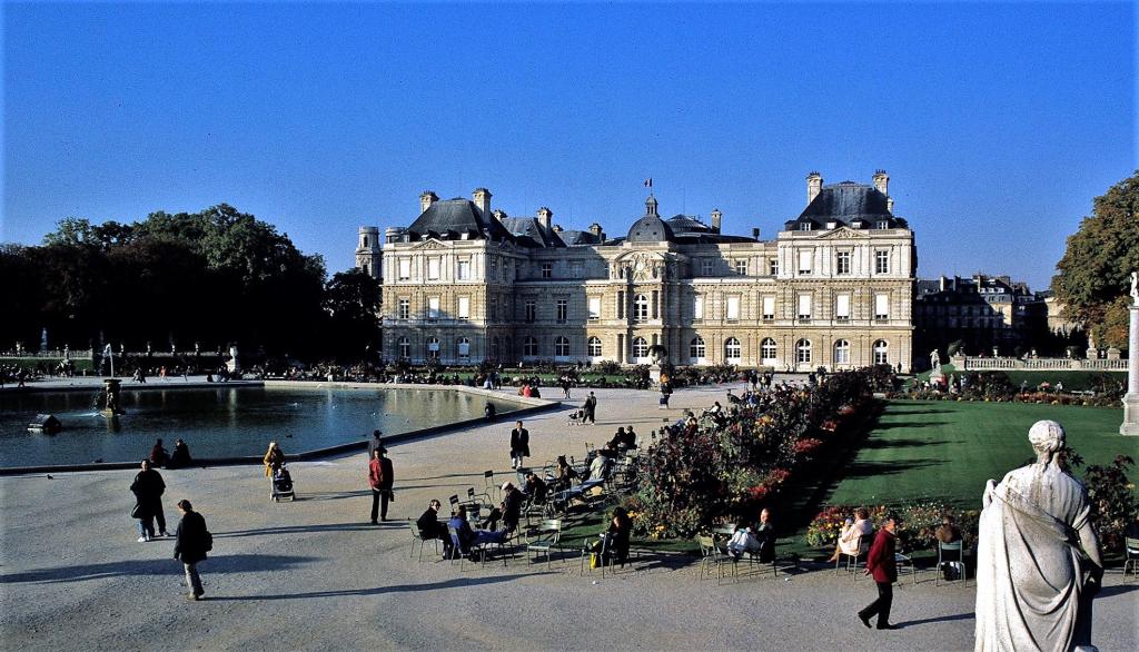 Paris: Palais Luxembourg (1997)