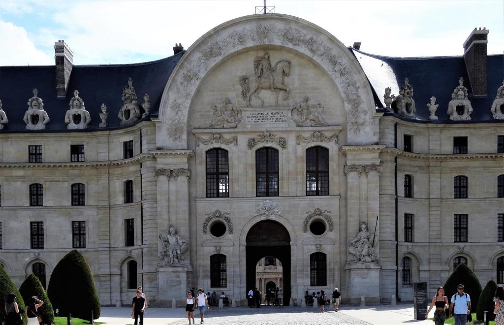 Paris: Invalidenhaus [Hotel des Invalides] - Hauptfassade (2022)