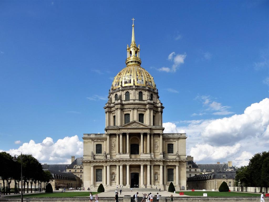 Paris: Invalidendom (2022)