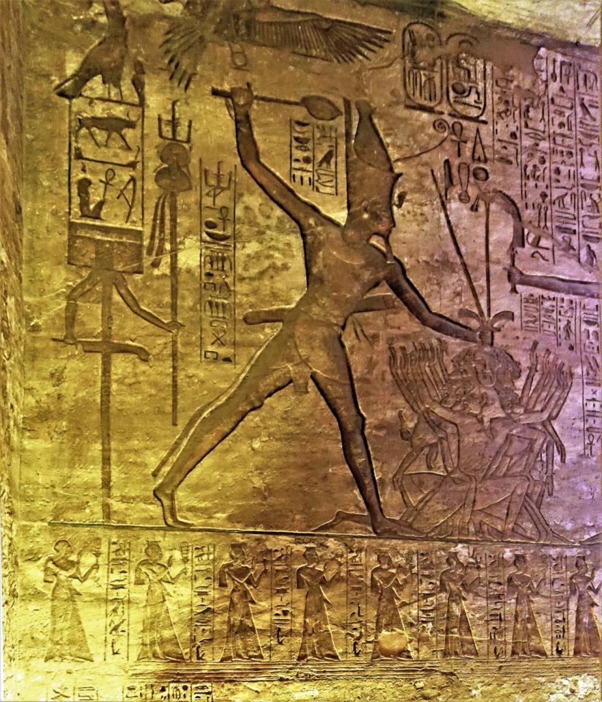 Abu Simbel: Großer Tempel - Relief in der Großen Pfeilerhalle (2023)