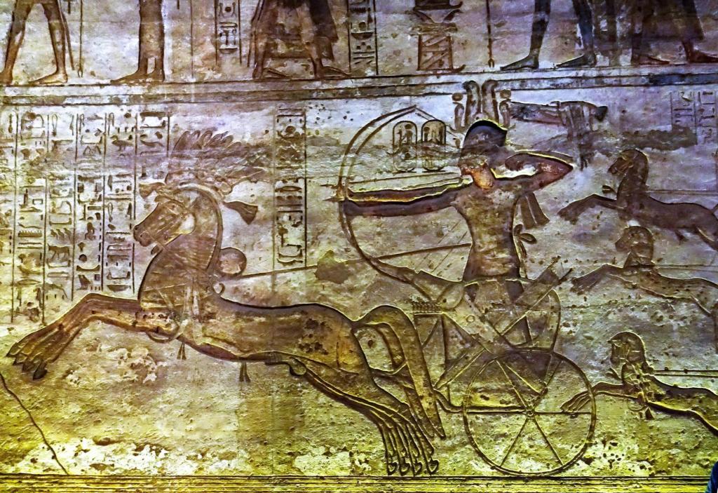 Abu Simbel: Großer Tempel - Relief in der Großen Pfeilerhalle (2023)