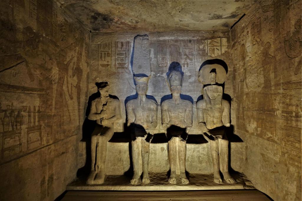 Abu Simbel: Großer Tempel - Sanktuarium [Statuen von Ptah, Amun-Re, Ramses II., Re-Harachte] (2023)