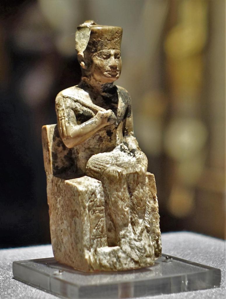 Kairo: Ägyptisches Museum - Statuette von Cheops [Elfenbein Abydos um 2585-2550] (2023)