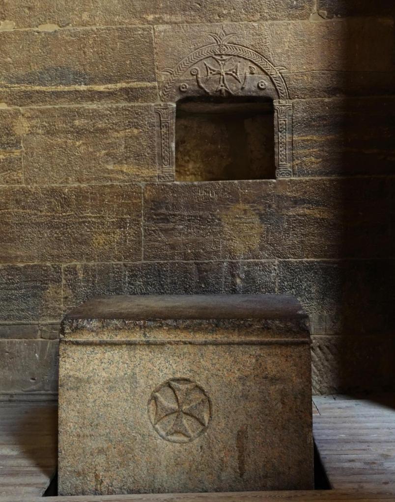 Philae: Isistempel - koptischer Altar im Säulensaal (2023)