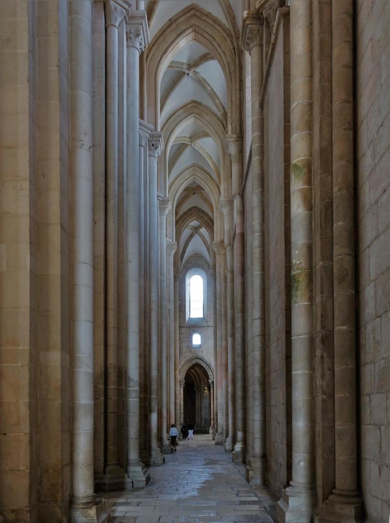 Alcobaça: Klosterkirche - Seitenschiff (2023)