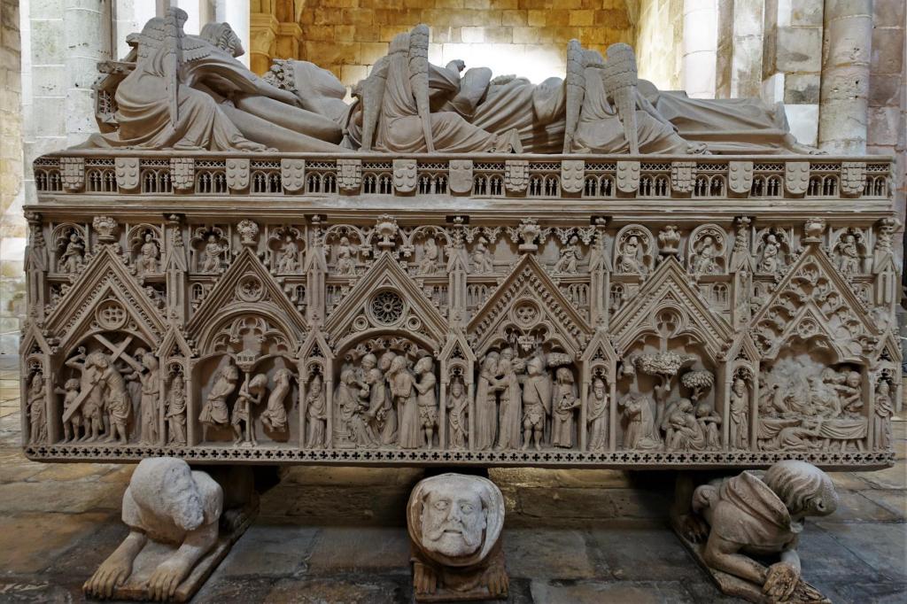 Alcobaça: Klosterkirche - Sarkophag von Ines de Castro (2023)