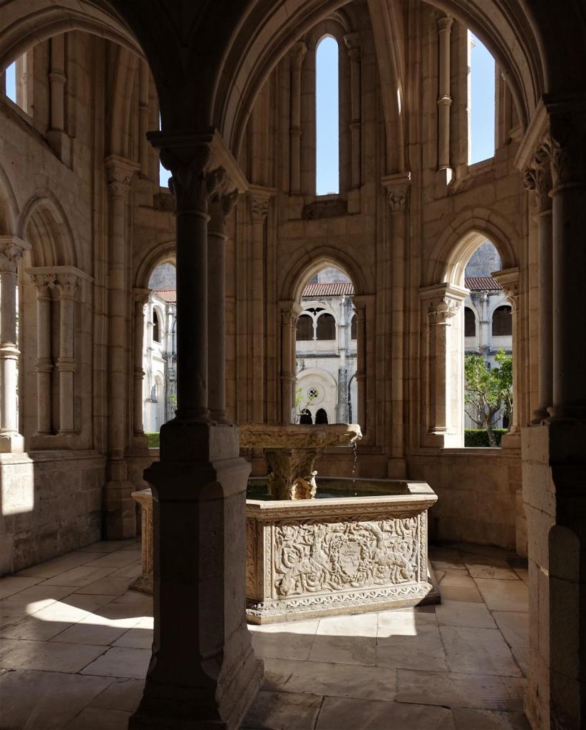 Alcobaça: Kloster - Kreuzgang, Brunnenhaus (2023)