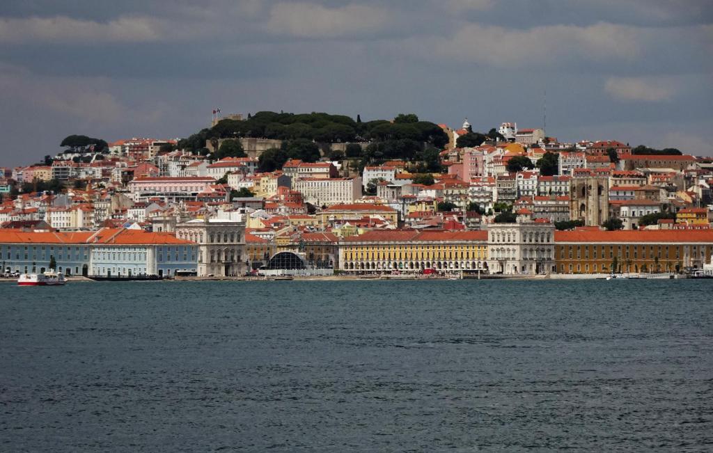 Lissabon: Blick von Cacilhas auf die Stadt (2023)