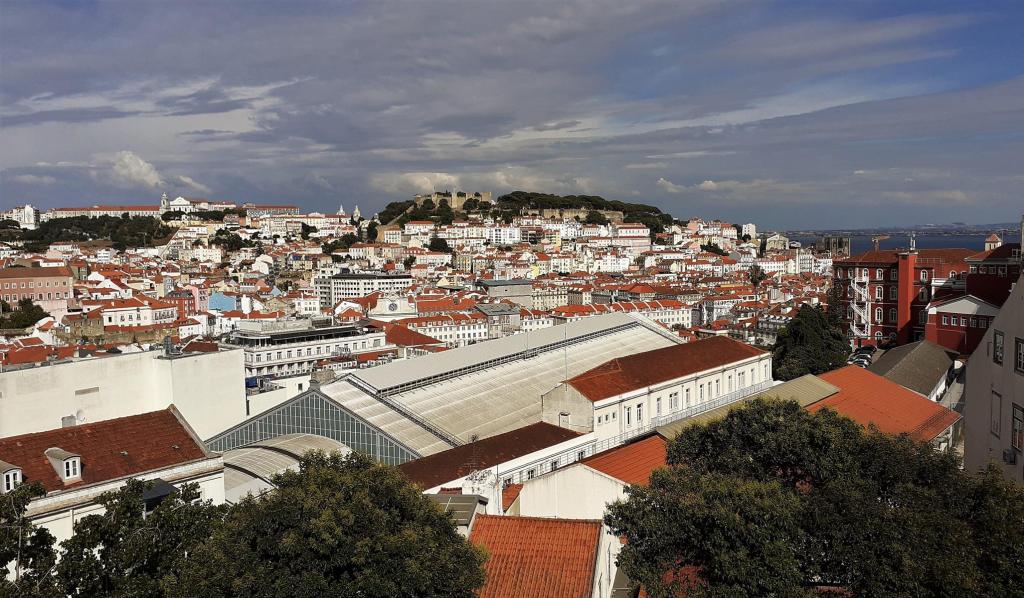 Lissabon: Blick vom Miradouro de S. Pedro de Alcântara (2023)