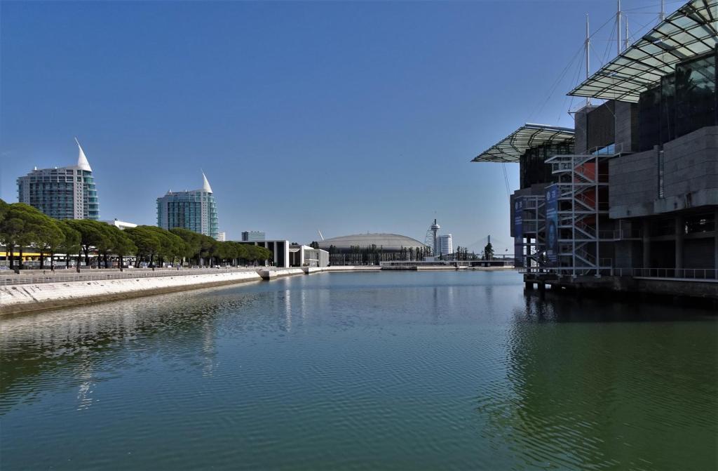 Lissabon: Park der Nationen [Zwillingstürme - Arena - Vasco da Gama-Turm - Seilbahn - Vasco da Gama-Brücke - Ozeaneum] (2023)