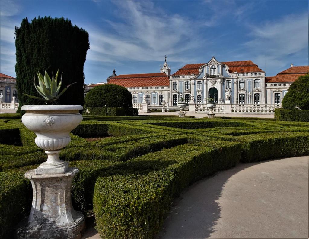 Queluz: Schloss [Gartenseite] (2023)