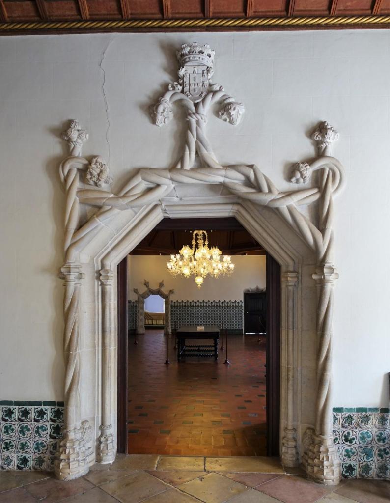 Sintra: Königspalast - Tür zum Manuelinischen Saal (2023)