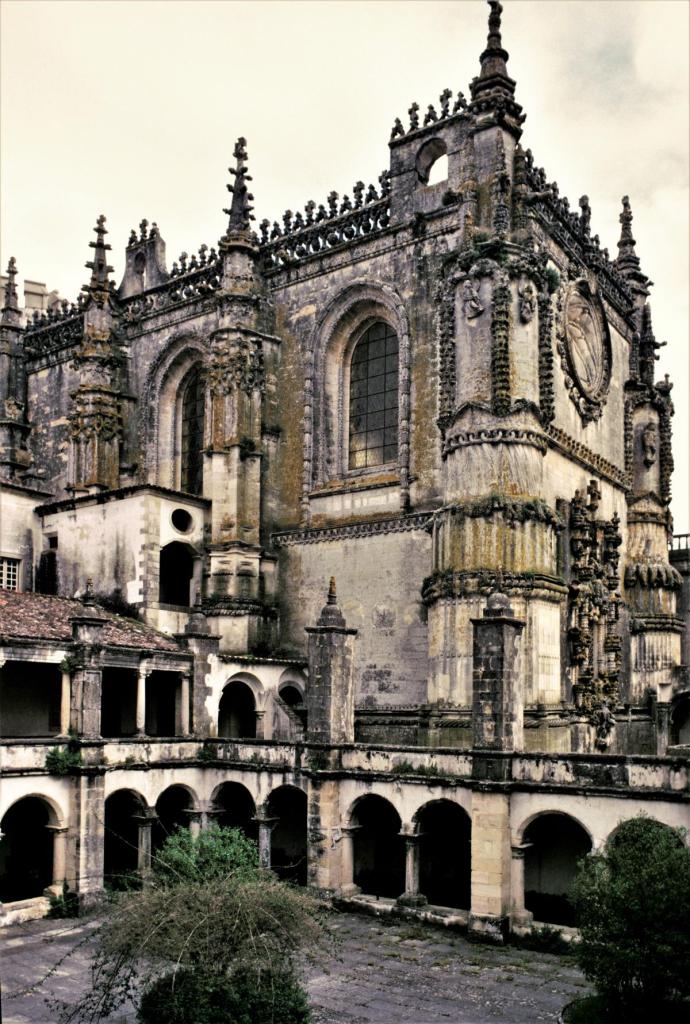 Christusritterkirche [Nordwestansicht, Blick aus dem Claustro da Hospedaria] (1986)