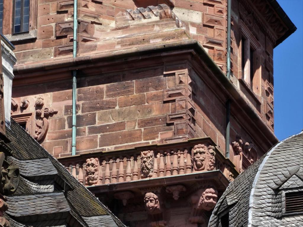 Aschaffenburg: Schloss Johannisburg - Hof, Westturm (2022)