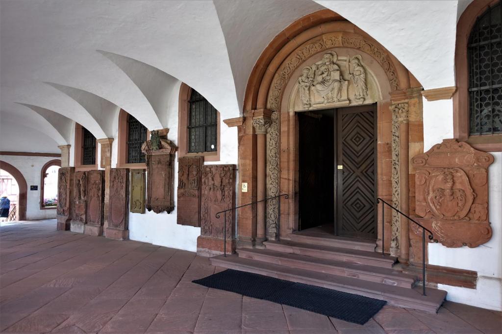 Aschaffenburg: Stiftskirche Paradies und Westportal (2022)