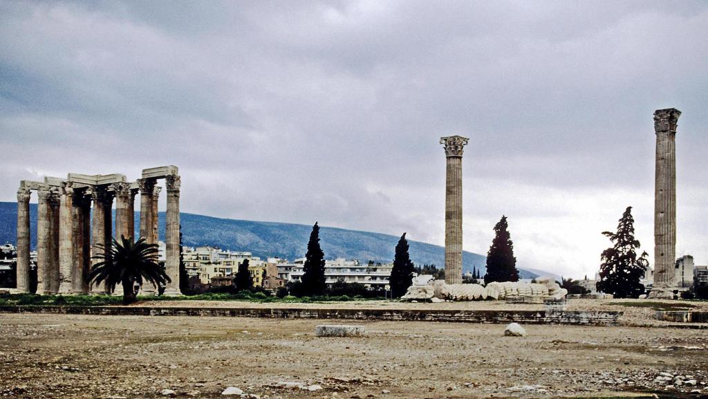 Athen: Olympieion mit Tempel für den Olympischen Zeus (1996)