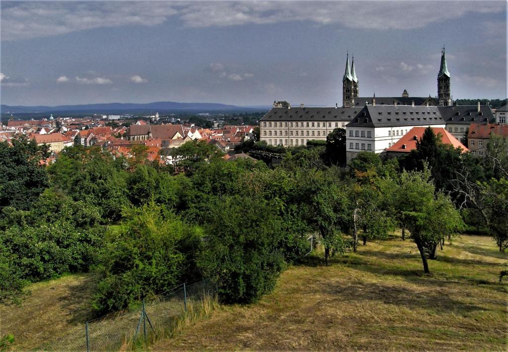 Bamberg: Blick von der Michaelskirche auf Dom und Residenz (2007)